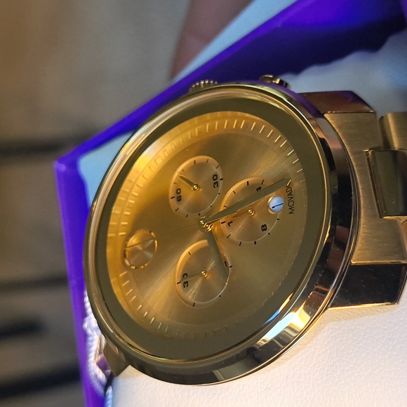 Movado Gold Chronograph Watch Luxurious Design - Picture 3 of 8